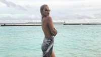 Berpose apa saja, Kimmy Jayanti terlihat seksi!. Foto: Instagram Kimmy Jayanti