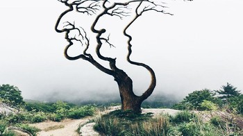 Seperti diketahui, video klip yang dirilis pada 2016 itu menuai pujian karena menampilkan visual absurd yang indah. Foto: Instagram @hey.luisa