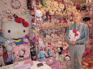 Unik, Kakek 67 Tahun Koleksi Hello Kitty Sampai 9.000 Lebih Item