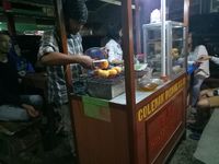Macet di Lembang, Enaknya Mampir Dulu Makan Colenak dan Ketan Bakar