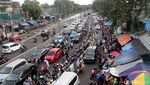 Pasar Gembrong Ramai Dipadati Pembeli