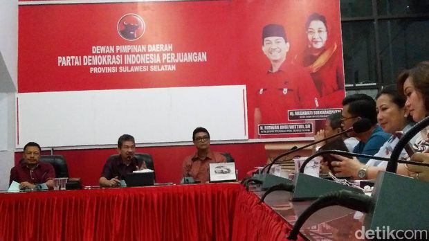  Jubir Wapres Husain Abdullah Daftar Calon Walkot Makassar ke PDIP, Kamis (29/6/2017)