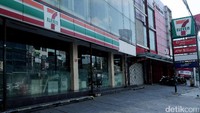 Ini penampakan salah satu gerai 7-Eleven atau Sevel di kawasan Cikini, Jakarta, Kamis (29/6/2017).
