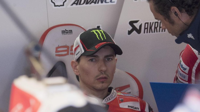 Lorenzo Buru-buru Lupakan Balapan di Phillip Island Lorenzo Buru-buru Lupakan Balapan di Phillip Island