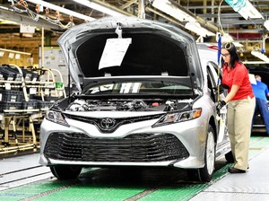 Toyota Kembali Pangkas Produksi Mobil Akibat Krisis Chip Semikonduktor