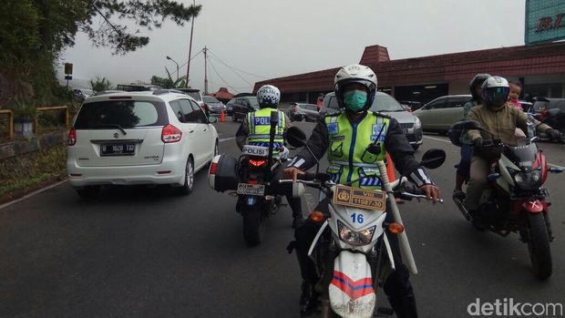 Tetap Jadi Favorit Wisata, Puncak Disesaki 4 Ribu Kendaraan
