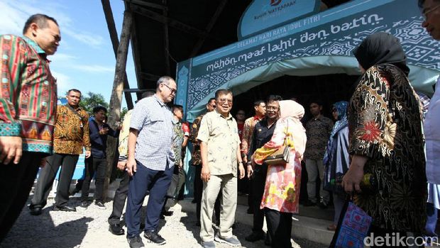 Libur Lebaran, Wapres JK Jalan-jalan di Waterboom Bugis Waterpark