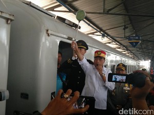 Tiba di Semarang, Menhub Lepas Keberangkatan Kereta ke Jakarta