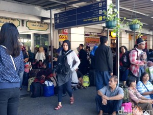 H+3, Stasiun Pasar Senen Masih Sepi Arus Balik