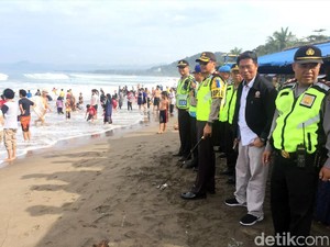 Libur Lebaran, 28 Wisatawan Terseret Ombak di Pantai Palabuhanratu
