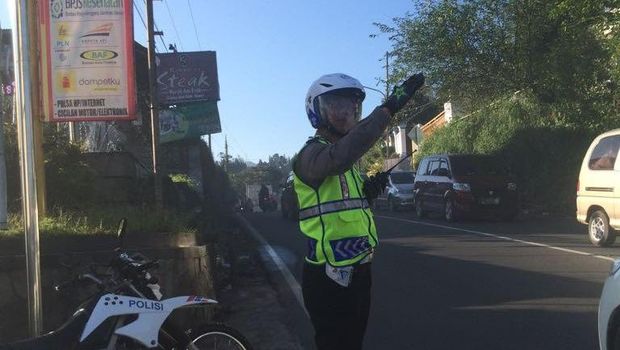 Puncak Diberlakukan Satu Arah ke Atas Sampai Pukul 11.00 WIB