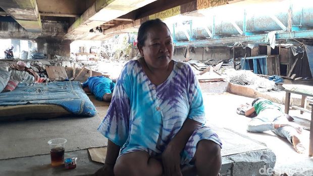Mereka yang Masih Bertahan di Kolong Tol Kalijodo Pascapenggusuran