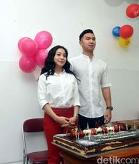 Kabar Menantu Ovy Rif Hamil Sebelum Nikah Nikita Willy Dihadiahi