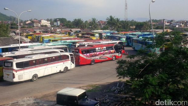 H+3 Lebaran, Arus Balik di Terminal Merak Mulai Ramai