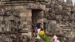 Semringahnya Obama Jalan-jalan di Candi Prambanan