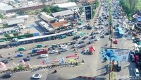 Menurut Dony, pihaknya sudah melakukan skenario lalu lintas untuk menghadapi arus balik mudik Lebaran 2017. Ada beberapa metode yang akan dilakukan bersama Polres Garut untuk rekayasa arus dari Garut ke Bandung dengan melakukan Cara Bertindak (CB) one way (satu arah). Mereka juga membuka GT Cileunyi menjadi lima pintu dan penjemputan kartu tol yang diberikan secara langsung sehingga pintu semuanya terbuka. Pool/Wisma Putra.