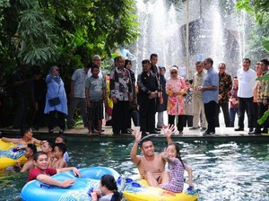 Libur Lebaran, Wapres JK Jalan-jalan di Waterboom Bugis Waterpark