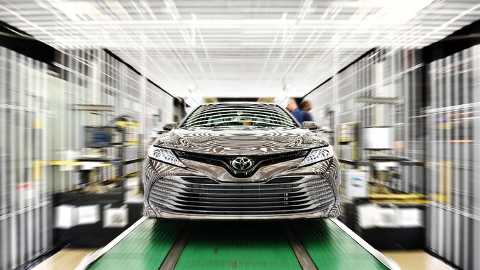 Toyota Camry anyar