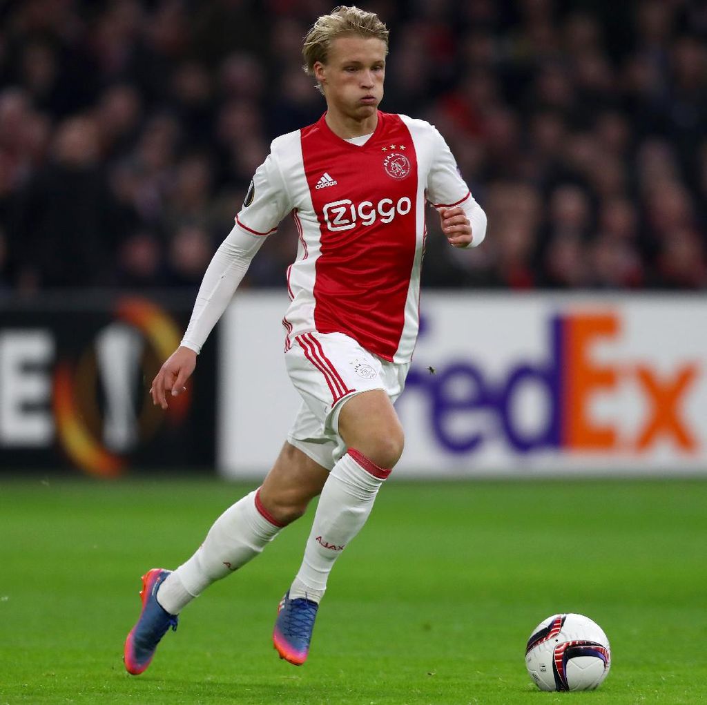 Pemain 18 Tahun Dipecat Nice Usai Curi Jam Tangan Rekan Setim Pemain 18 Tahun Dipecat Nice Usai Curi Jam Tangan Rekan Setim