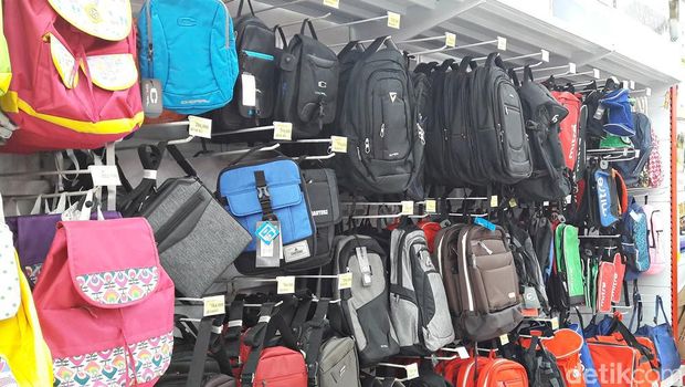 Promo tas sekolah di Transmart Carrefour