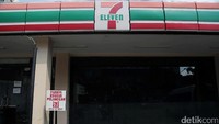Gerai waralaba yang sempat melejit pada 2011 lalu itu ternyata tidak sanggup bertahan di usia kedelapan di Indonesia.