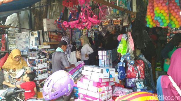 Pasar Gembrong saat libur Lebaran