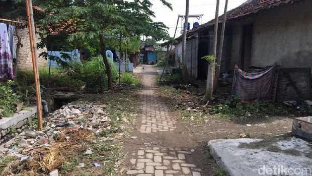 Bekas jalur rel lori peninggalan Belanda jadi pemukiman