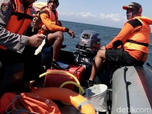 Pencarian Penumpang Kapal Jatuh di Selat Bali Belum Membuahkan Hasil
