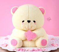 Chiffon cake berbentuk boneka beruang.