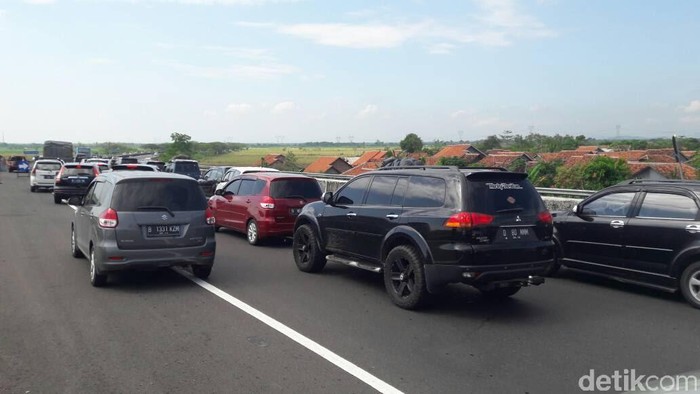 Arus Balik Padat, Tegal-Pejagan Diberlakukan Jalur Searah 38 KM