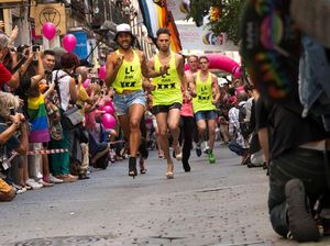 Lomba Lari dengan High Heels ala Kaum Gay di Spanyol