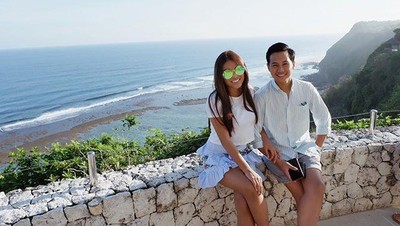 Mengintip Gaya Pacaran Aurel Hermansyah di Bali
