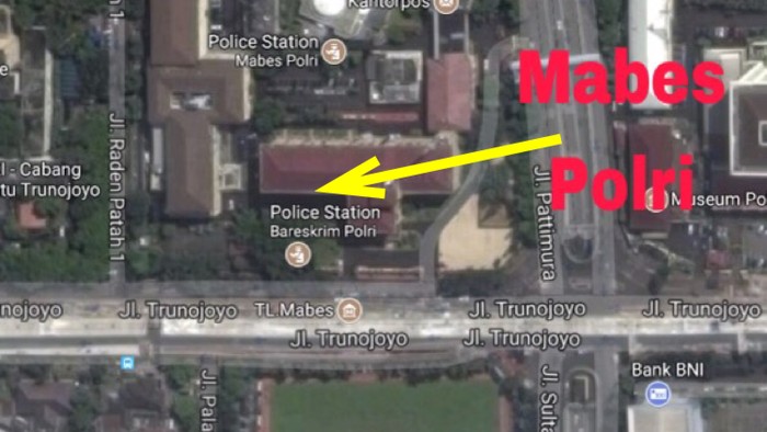 Usai Tusuk 2 Brimob, Pelaku Acungkan Sangkur ke Jemaah