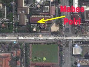 Usai Tusuk 2 Brimob, Pelaku Acungkan Sangkur ke Jemaah