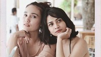 Vanessa Angel juga ditemani Febby Febiola di Bali. Foto: Instagram Vanessa Angel
