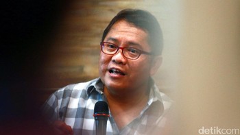 Menteri Komunikasi dan Informasi Rudiantara memberikan penjelasan mengenai antispasi dan langkah preventif terhadap serangan Malware Ransomware Petya dalam jumpa pers digelar di Bakoel Koffie, Jakarta, Jumat (30/6/2017).