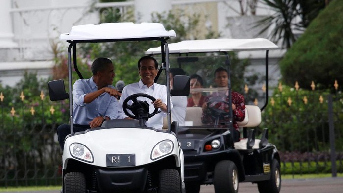 Hangatnya Obrolan Jokowi dan Obama Ditemani Bakso Kala Hujan