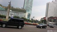 Rencananya, Obama akan menuju Istana Bogor untuk bertemu Presiden Joko Widodo pada sore nanti. Keduanya akan santap bersama di Kebun Raya Bogor.