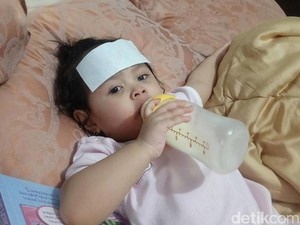 Iming-imingi Barang buat Anak Agar Cepat Sembuh, Oke Nggak Sih?