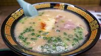 Semangkuk tonkotsu ramen.