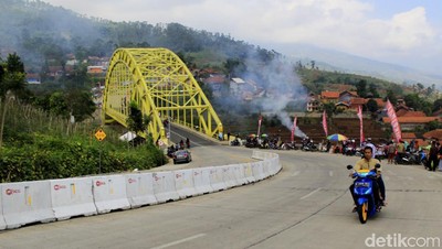 Kamojang Hill Bridge Jadi Favorit Pemudik untuk Berfoto