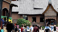 Manajer Informasi Budaya & Wisata TMII, Ertis Yulia Manikam, mencatat hingga Kamis lalu jumlah pengunjung TMII telah mencapai sekitar 250 ribu sampai dengan 260 ribu orang. Jumlah itu diprediksi akan terus bertambah.