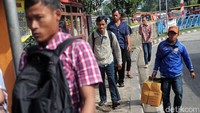 Sejumlah penumpang yang tiba didominasi pemudik dari wilayah Jawa Barat dan Jawa Tengah.