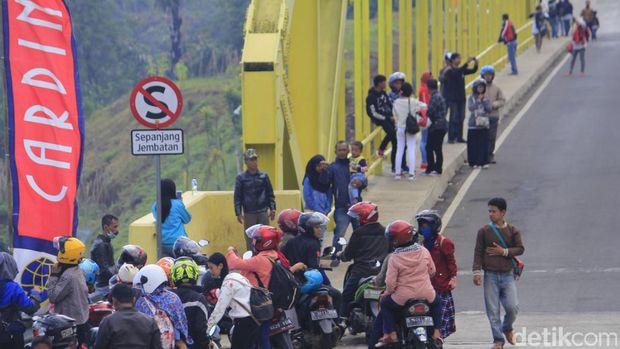 Pesona Kamojang Hill Bridge yang Jadi Tempat Favorit Pemudik Berfoto
