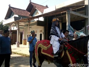 Di Jepara, Anak Dikhitan dan Khatam Alquran Diarak Naik Kuda