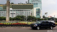 Barack Obama telah tiba di Bandara Halim Perdanakusuma, Jakarta Timur. Dari bandara, mobil Obama dan rombongan langsung menuju hotel Mandarin Oriental, Jalan MH Thamrin, Jakarta Pusat.