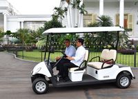 Kaesang <i>Ngevlog</i> Presiden Jokowi dan Obama Makan Bakso 