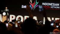 Dulu, saat tinggal di Menteng Dalam, Obama masih dapat melihat kendaraan semisal Bemo. Sekarang, tidak ada lagi. Saya dulu tinggal di Menteng Dalam. Becak, Bemo, sebut Obama.