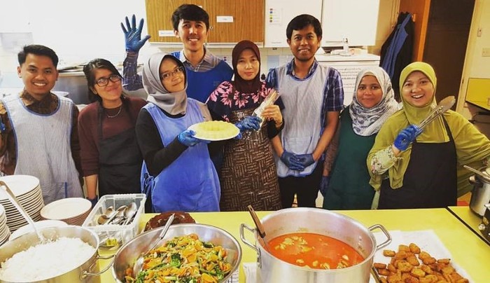 Salut! Begini Aksi Muslim Indonesia di Inggris Rayakan Lebaran