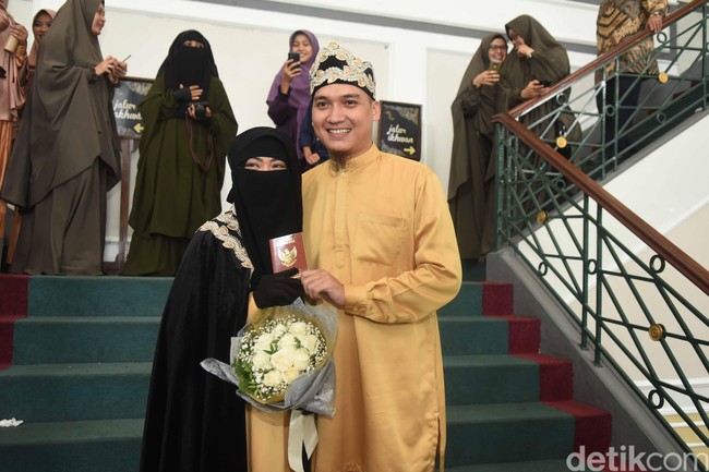 Egi John dan Kamilia Yasmin taaruf selama tiga bulan sebelum menikah pada 1 Juli 2017. Foto: Ludi/detikHOT